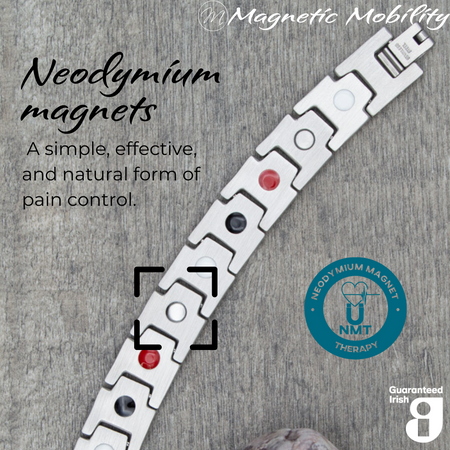 Alexanders Star 4in1 magnetic bracelet from Magnetic Mobility, highlighting neodymium magnets which offer a simple, effective, and natural form of pain control. Perfect for alleviating arthritis, back pain, fibromyalgia, and more.