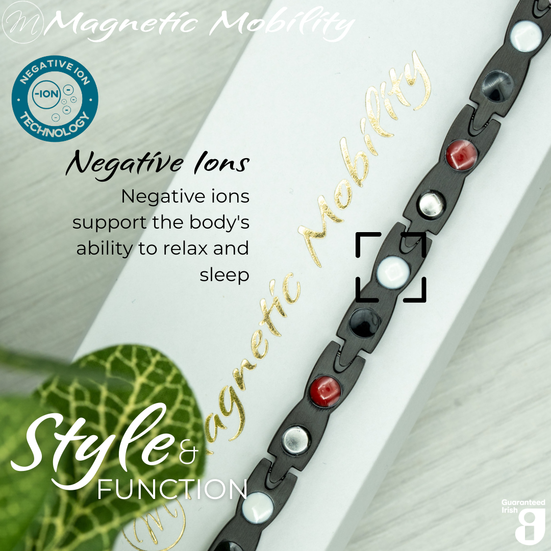 Snapdragon Night 4in1 magnetic bracelet by Magnetic Mobility, highlighting the negative ions feature which supports the body's ability to relax and sleep. Ideal for reducing stress and promoting better health.