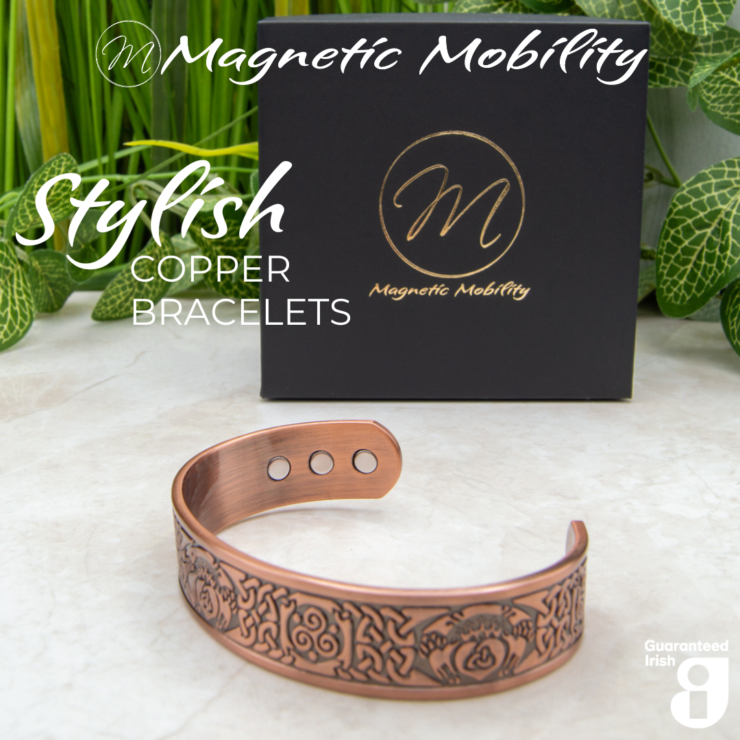 45 degree view of the Claddagh Copper bracelet showcasing the strong neodynimum magnets in the back. Perfect for people with arthritis, this copper bracelet is packaged in a luxury black gift box. 